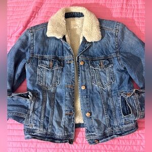 🐑 American Eagle Outfitters Blue Denim Jacket with Cream Sherpa Collar